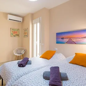 Plaza Merced Patio-parking Gratis Jinetes3 , Malaga Spain